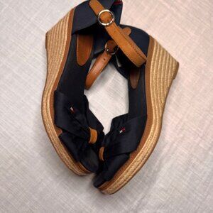 Tommy Hilfiger Women's Iconic Elba Wedge Heels Sandals Size 7 1/2, UK 5